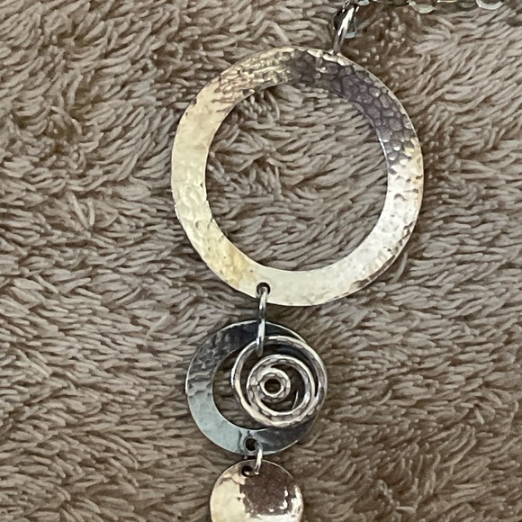 Silpada 925 Hammered Triple Circle Geometric Pendant Necklace - Picture 3 of 8